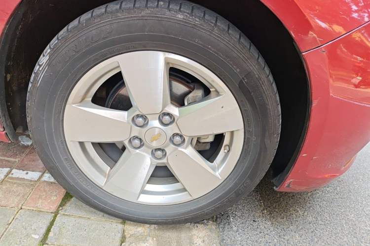Used Chevrolet Malibu 2012 2.4L Automatic Luxury Edition Right Front Wheel Hub