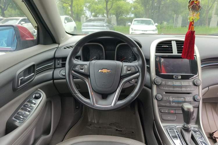 Used Chevrolet Malibu 2012 2.0L Automatic Luxury Edition Steering Wheel