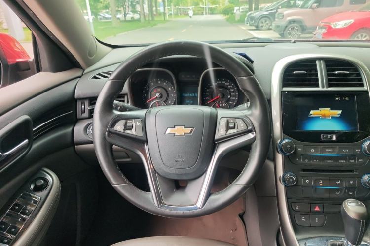 Used Chevrolet Malibu 2012 2.4L Automatic Luxury Edition Steering Wheel