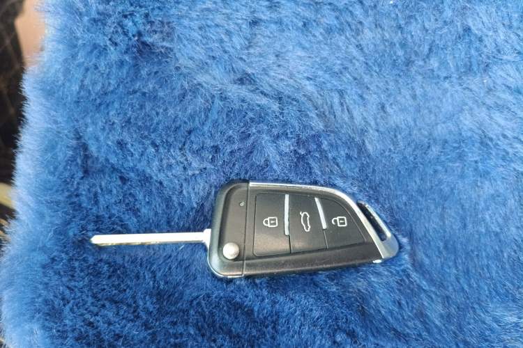 Used Chevrolet Malibu 2012 2.0L Automatic Comfort Edition Vehicle Key