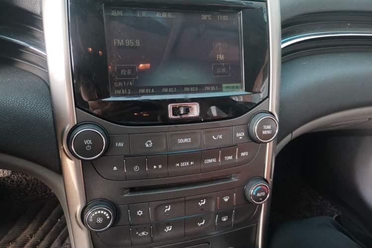 Used Chevrolet Malibu 2012 2.4L Automatic Luxury Edition Audio And AC Panel