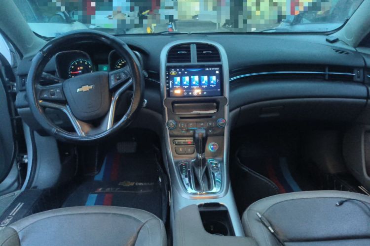 Used Chevrolet Malibu 2012 2.0L Automatic Luxury Edition Center Console