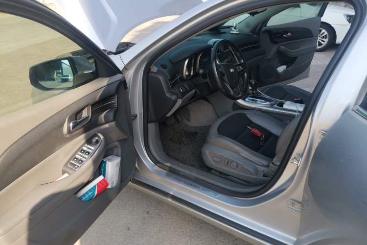 Used Chevrolet Malibu 2012 2.4L Automatic Luxury Edition Driver Seat