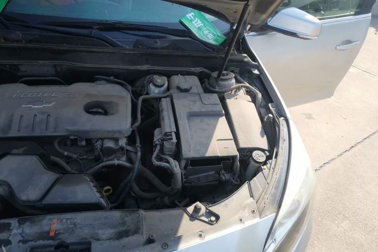 Used Chevrolet Malibu 2012 2.4L Automatic Luxury Edition Engine Bay Left