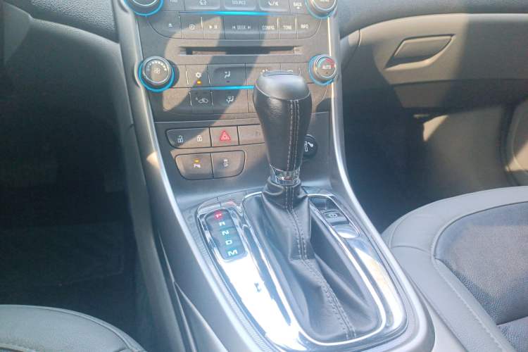 Used Chevrolet Malibu 2012 2.4L Automatic Luxury Edition Gear Lever