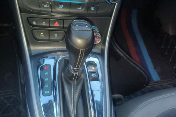 Used Chevrolet Malibu 2012 2.0L Automatic Luxury Edition Gear Lever