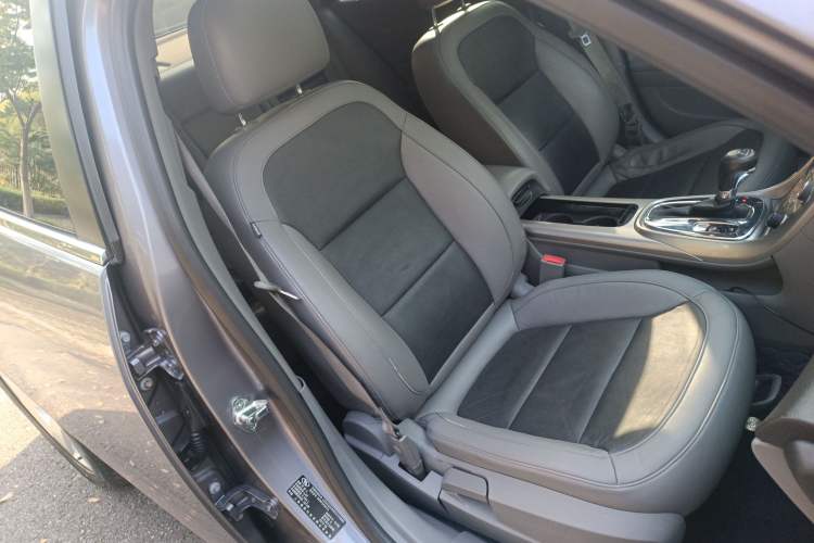 Used Chevrolet Malibu 2012 2.4L Automatic Luxury Edition Right Front Seat