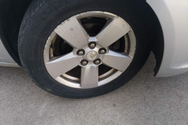 Used Chevrolet Malibu 2012 2.4L Automatic Luxury Edition Right Front Wheel Hub