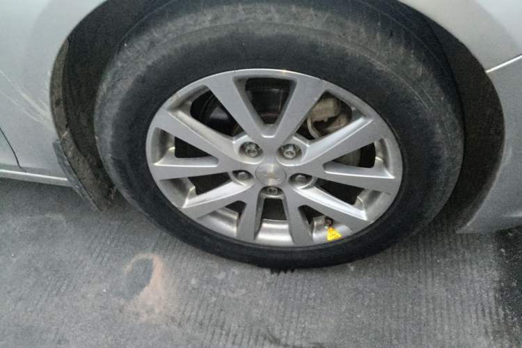 Used Chevrolet Malibu 2012 2.0L Automatic Luxury Edition Right Front Wheel Hub