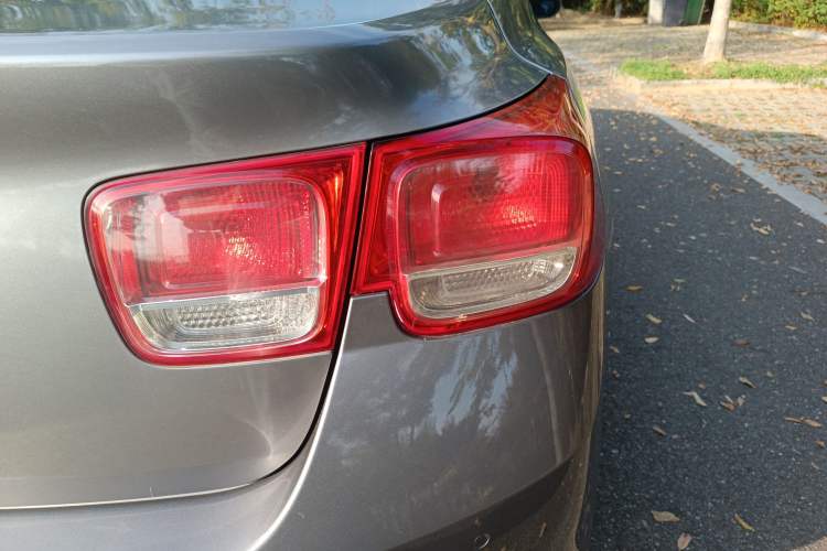 Used Chevrolet Malibu 2012 2.4L Automatic Luxury Edition Right Rear Taillight