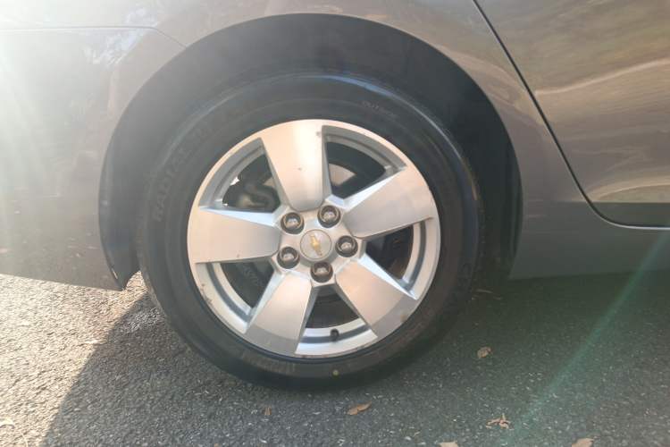 Used Chevrolet Malibu 2012 2.4L Automatic Luxury Edition Right Rear Wheel Hub