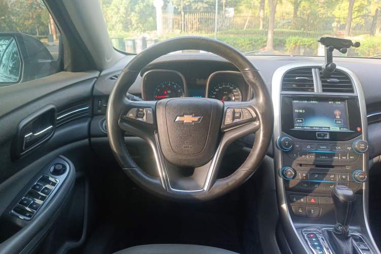 Used Chevrolet Malibu 2012 2.4L Automatic Luxury Edition Steering Wheel