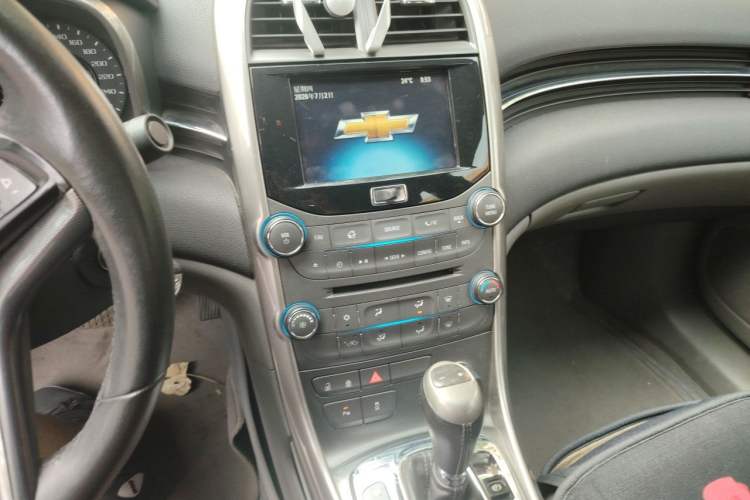 Used Chevrolet Malibu 2012 2.4L Automatic Luxury Edition Audio And AC Panel