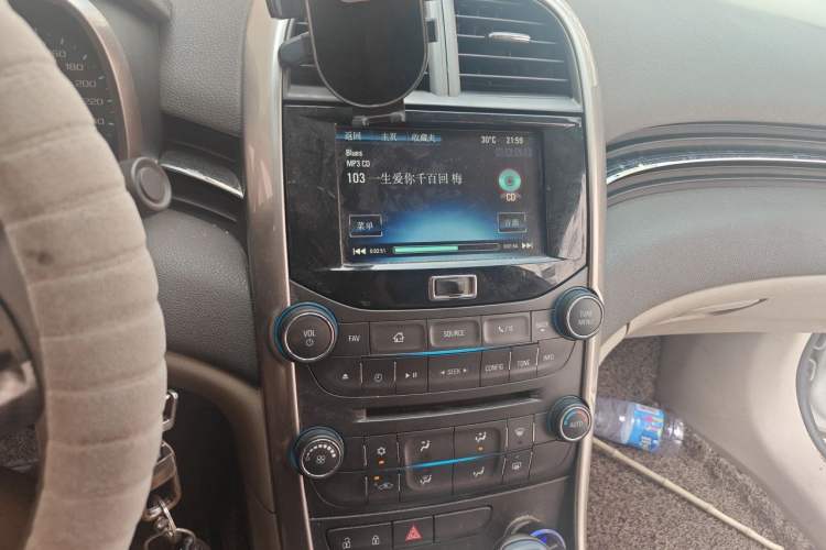 Used Chevrolet Malibu 2012 2.0L Automatic Luxury Edition Audio And AC Panel