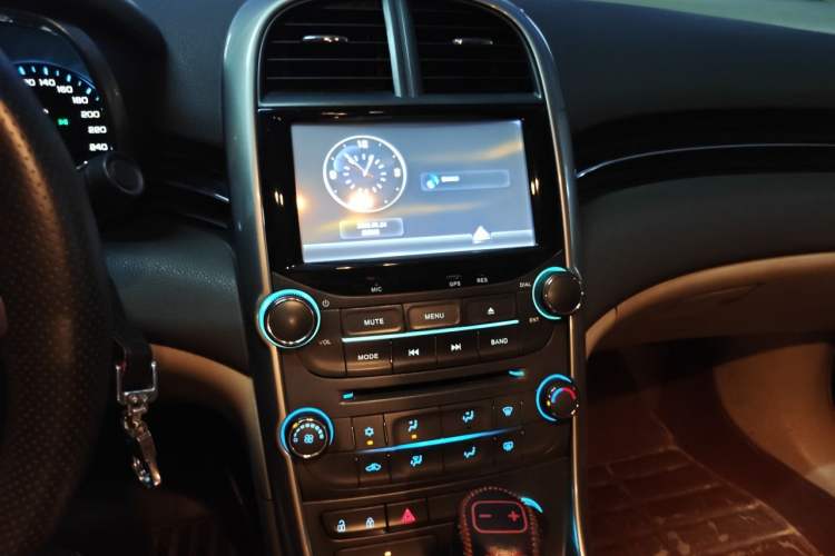 Used Chevrolet Malibu 2012 2.0L Automatic Comfort Edition Audio And AC Panel