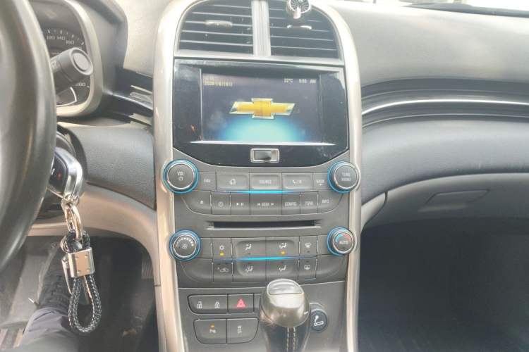 Used Chevrolet Malibu 2012 2.0L Automatic Luxury Edition Audio And AC Panel
