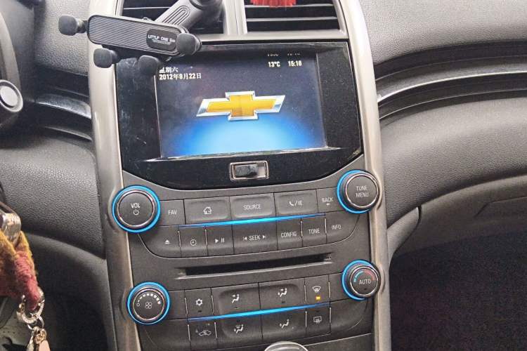 Used Chevrolet Malibu 2012 2.0L Automatic Luxury Edition Audio And AC Panel