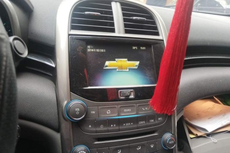 Used Chevrolet Malibu 2012 2.0L Automatic Luxury Edition Audio And AC Panel