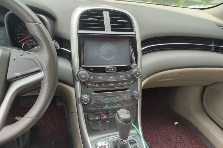 Used Chevrolet Malibu 2012 2.0L Automatic Comfort Edition Audio And AC Panel