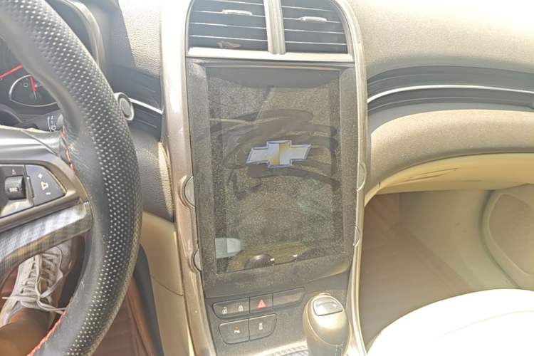 Used Chevrolet Malibu 2012 2.0L Automatic Luxury Edition Audio And AC Panel