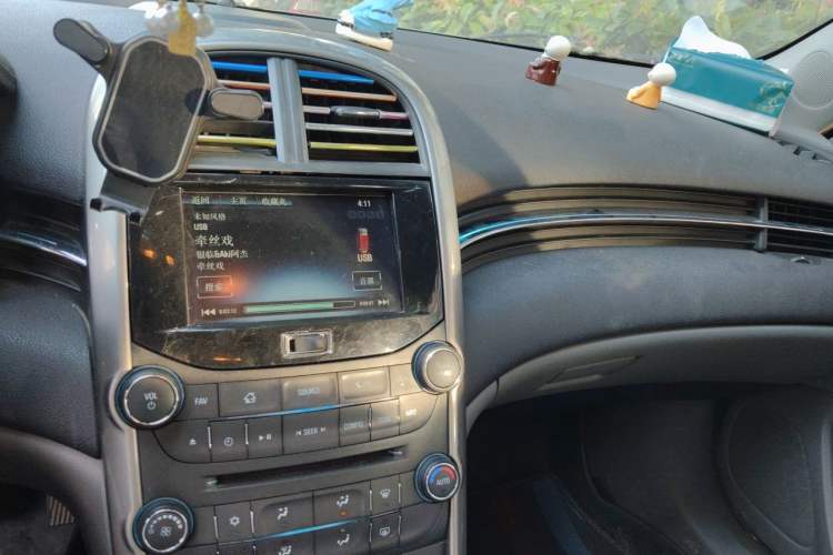 Used Chevrolet Malibu 2012 2.0L Automatic Luxury Edition Audio And AC Panel