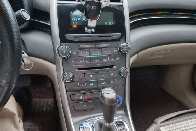 Used Chevrolet Malibu 2012 2.0L Automatic Comfort Edition Audio And AC Panel