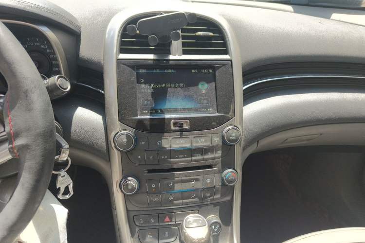 Used Chevrolet Malibu 2012 2.0L Automatic Luxury Edition Audio And AC Panel