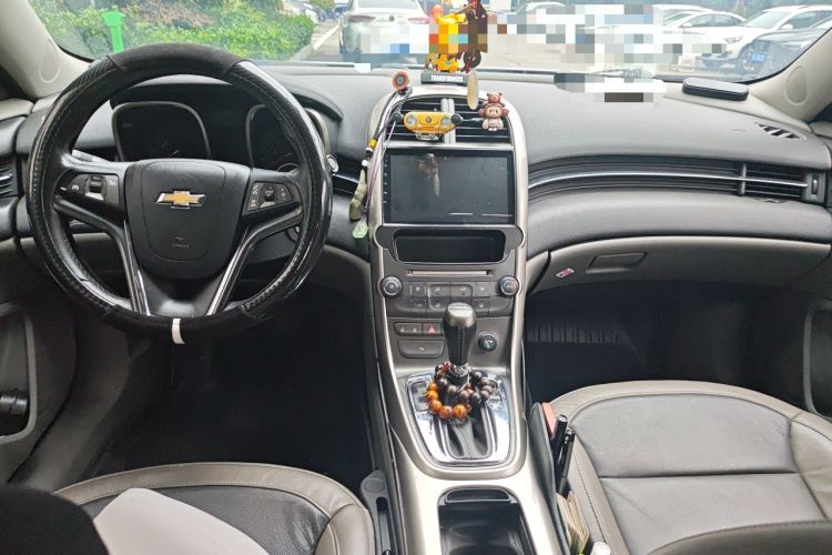 Used Chevrolet Malibu 2012 2.0L Automatic Luxury Edition Center Console