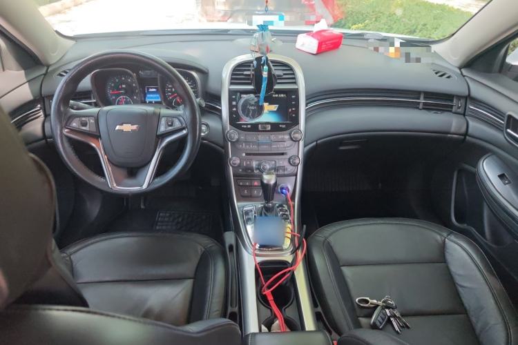 Used Chevrolet Malibu 2012 2.4L Automatic Flagship Edition Center Console