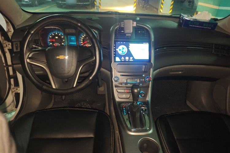 Used Chevrolet Malibu 2012 2.0L Automatic Comfort Edition Center Console