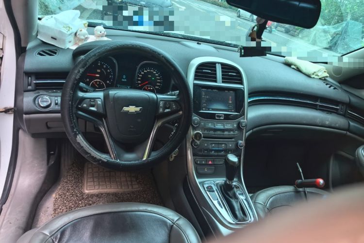 Used Chevrolet Malibu 2012 2.0L Automatic Comfort Edition Center Console