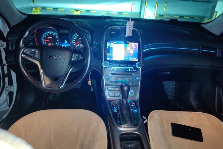Used Chevrolet Malibu 2012 1.6T Automatic Luxury Edition Center Console