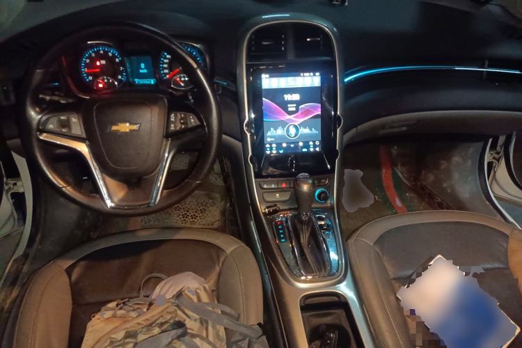 Used Chevrolet Malibu 2012 2.0L Automatic Luxury Edition Center Console