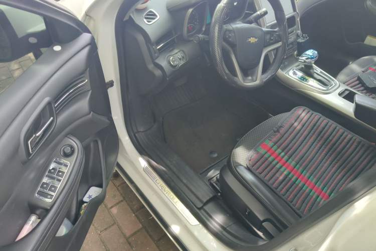 Used Chevrolet Malibu 2012 1.6T Automatic Luxury Edition Driver Seat