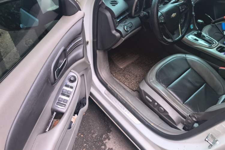 Used Chevrolet Malibu 2012 2.0L Automatic Comfort Edition Driver Seat