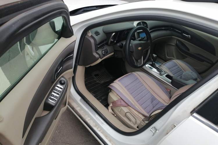 Used Chevrolet Malibu 2012 2.0L Automatic Comfort Edition Driver Seat