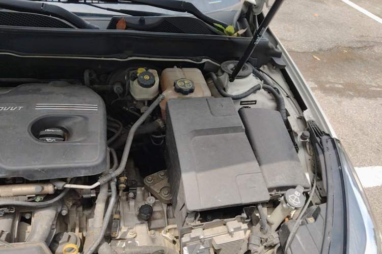 Used Chevrolet Malibu 2012 2.0L Automatic Luxury Edition Engine Bay Left