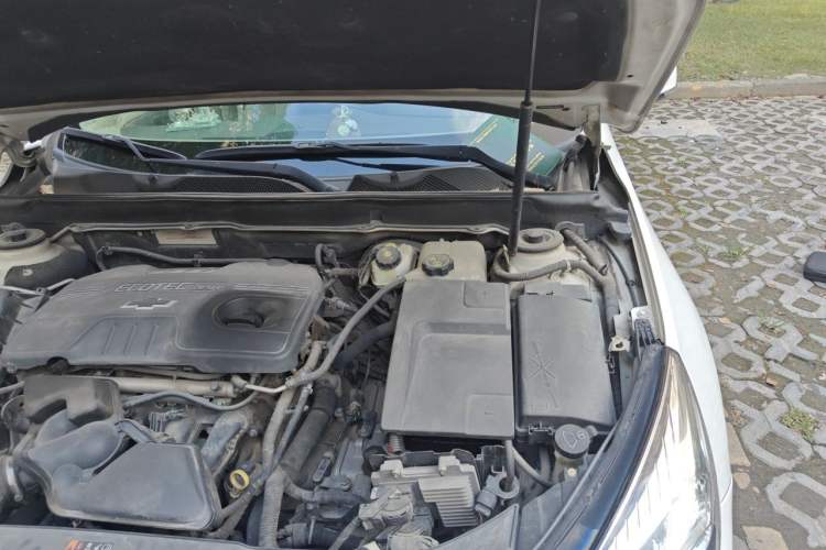 Used Chevrolet Malibu 2012 2.0L Automatic Luxury Edition Engine Bay Left