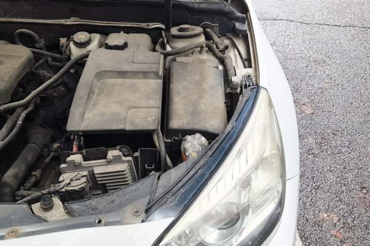 Used Chevrolet Malibu 2012 2.0L Automatic Luxury Edition Engine Bay Left