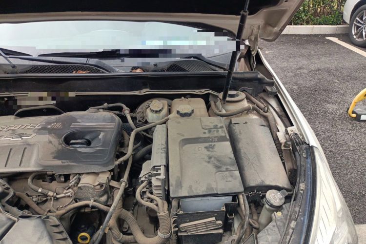Used Chevrolet Malibu 2012 2.4L Automatic Luxury Edition Engine Bay Left