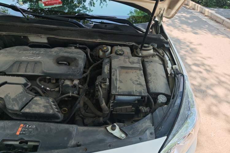 Used Chevrolet Malibu 2012 2.4L Automatic Flagship Edition Engine Bay Left