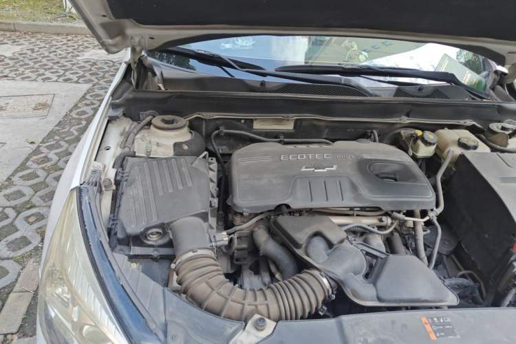 Used Chevrolet Malibu 2012 2.0L Automatic Luxury Edition Engine Bay Right