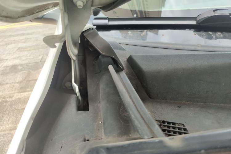 Used Chevrolet Malibu 2012 2.0L Automatic Comfort Edition Engine Bay Right