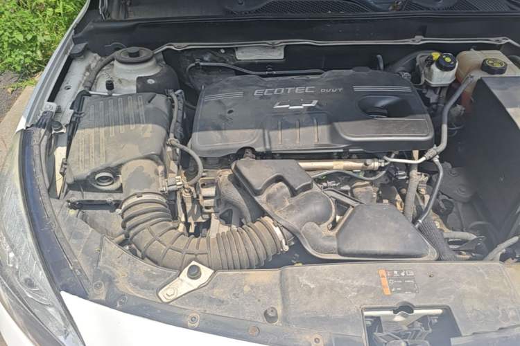 Used Chevrolet Malibu 2012 2.0L Automatic Luxury Edition Engine Bay Right