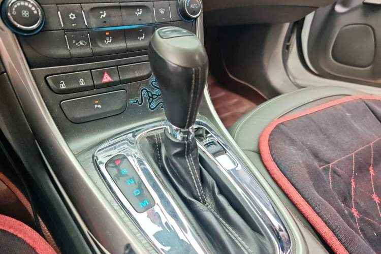 Used Chevrolet Malibu 2012 2.0L Automatic Luxury Edition Gear Lever