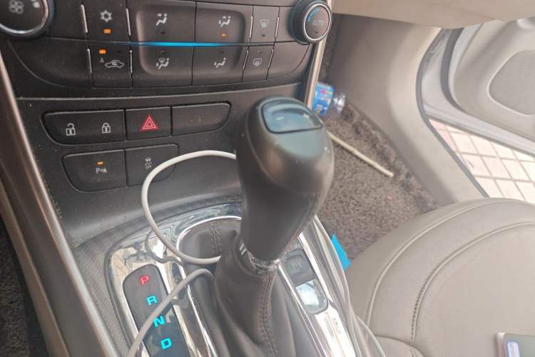 Used Chevrolet Malibu 2012 2.0L Automatic Luxury Edition Gear Lever