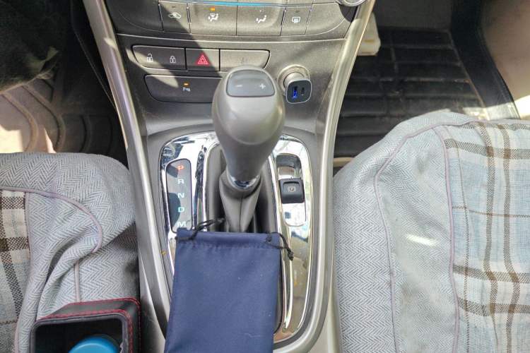 Used Chevrolet Malibu 2012 2.0L Automatic Comfort Edition Gear Lever