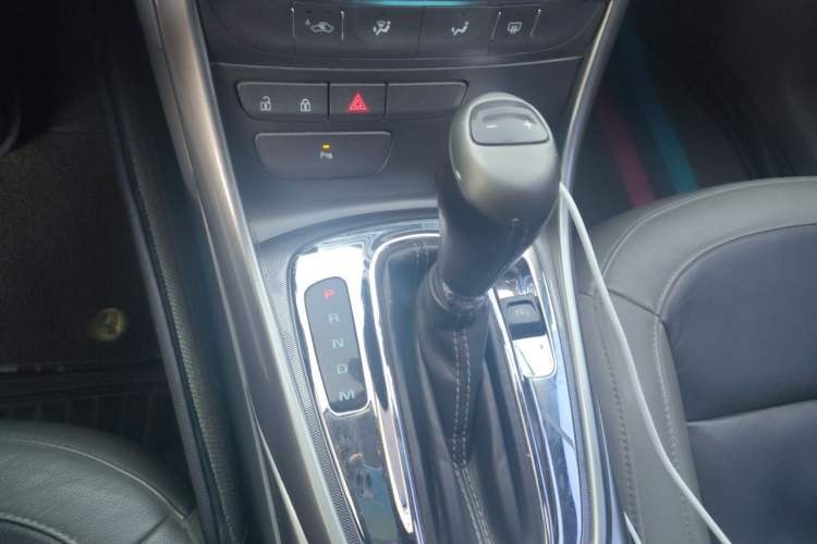 Used Chevrolet Malibu 2012 2.0L Automatic Luxury Edition Gear Lever
