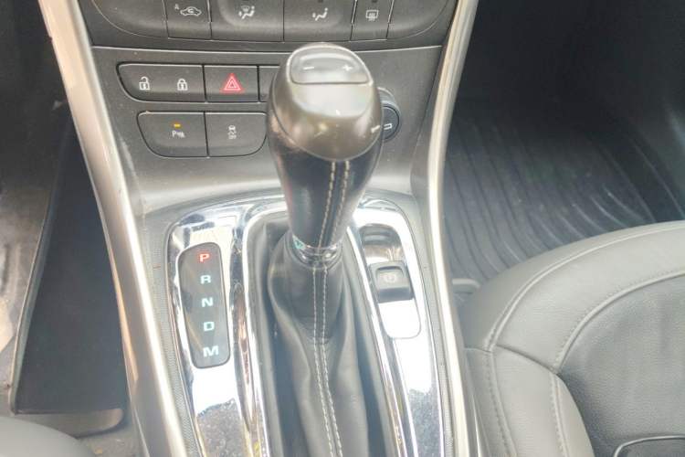 Used Chevrolet Malibu 2012 2.0L Automatic Luxury Edition Gear Lever