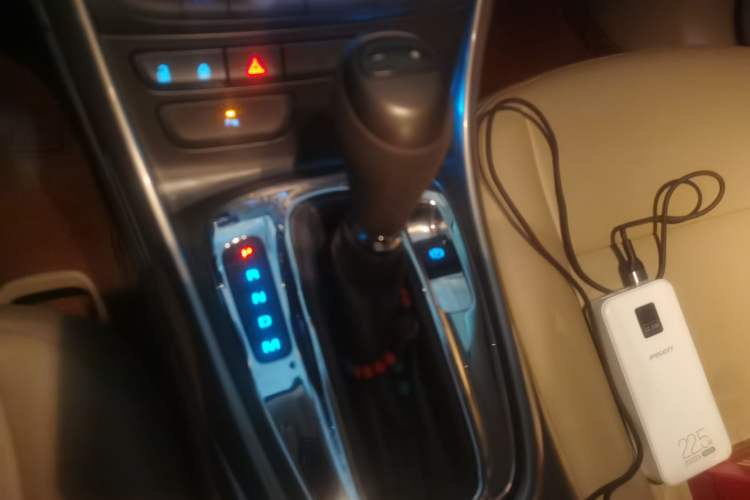 Used Chevrolet Malibu 2012 2.0L Automatic Comfort Edition Gear Lever